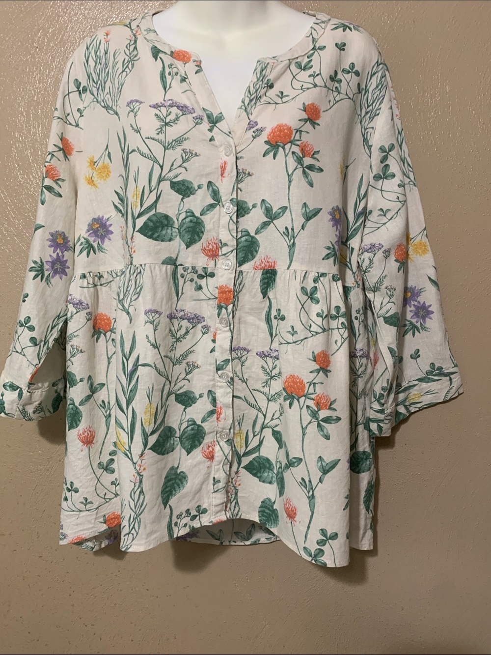 Laura Ashley size 1X Linen Blend, Cream Top Green & Purple Botanical Print